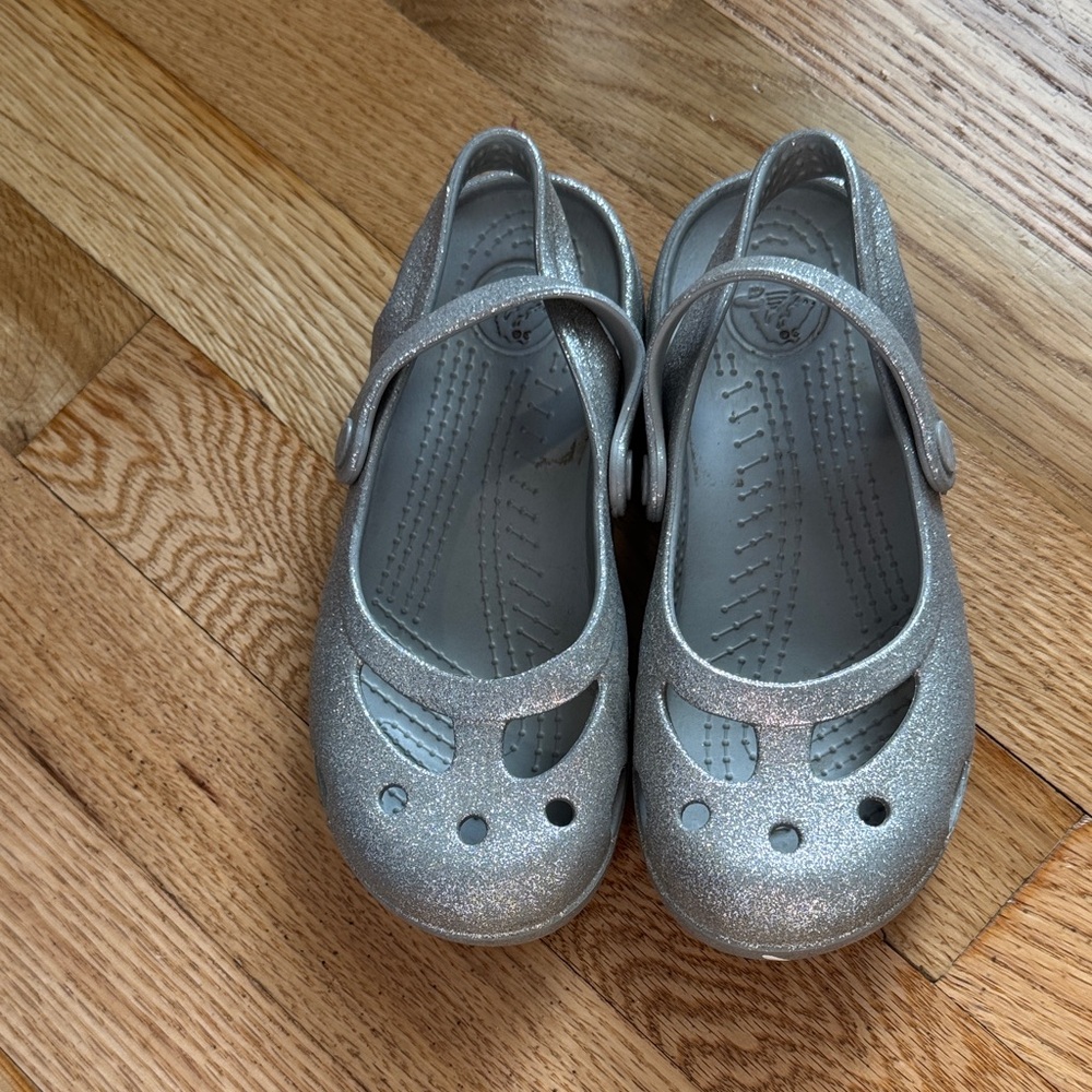 Chic Silver Kids Crocs